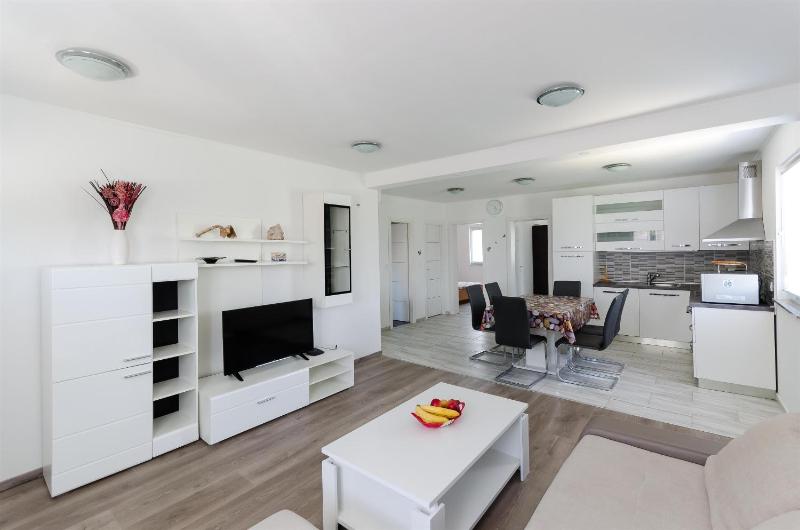 Apartments Ester - image 16