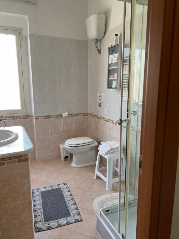 Large Double or Twin Room image 2