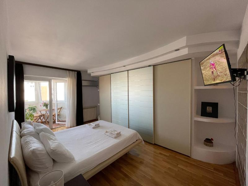 Riviera Apartment - image 9