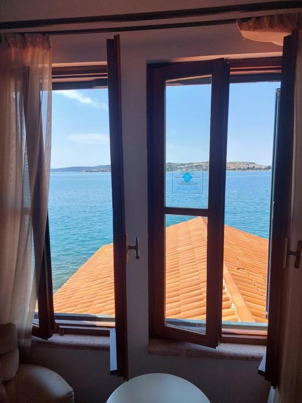 Double Room with Sea View image 3