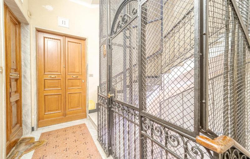 2 Bedroom Lovely Apartment In Genova - image 6