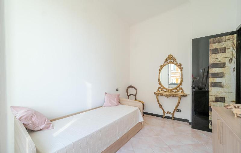2 Bedroom Lovely Apartment In Genova - image 15