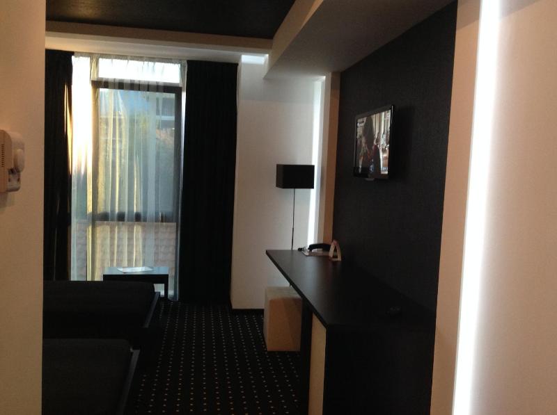 Double Room image 3