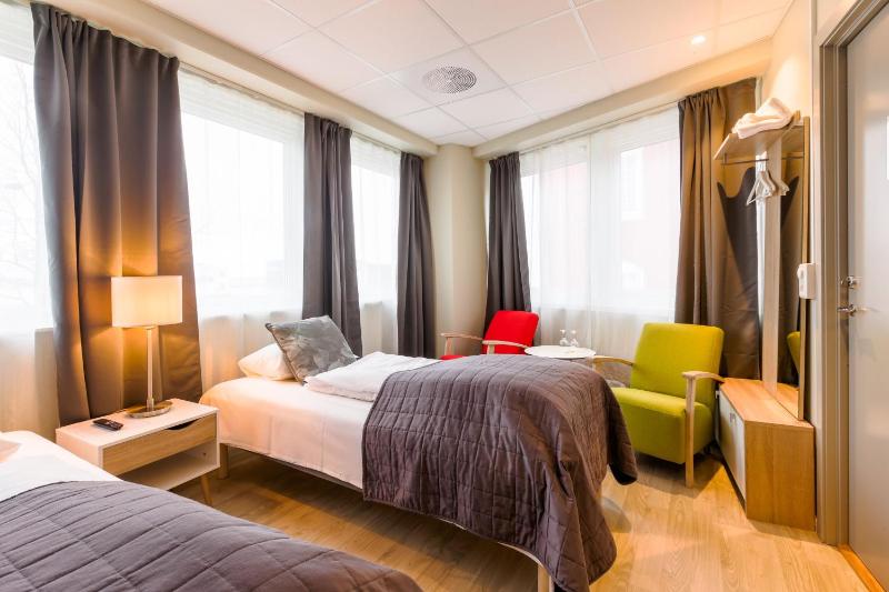 Twin Room image 1