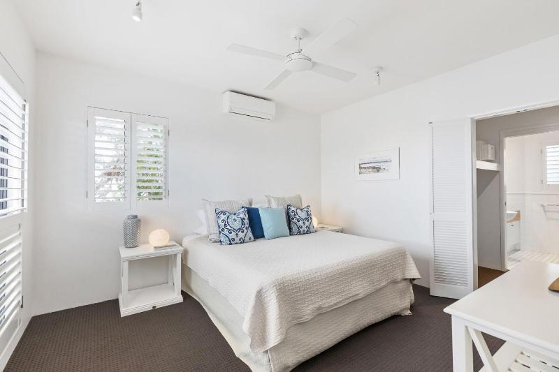 4 Hilltop Villas Enjoy Ocean Views From The Heart Of The Village - image 14