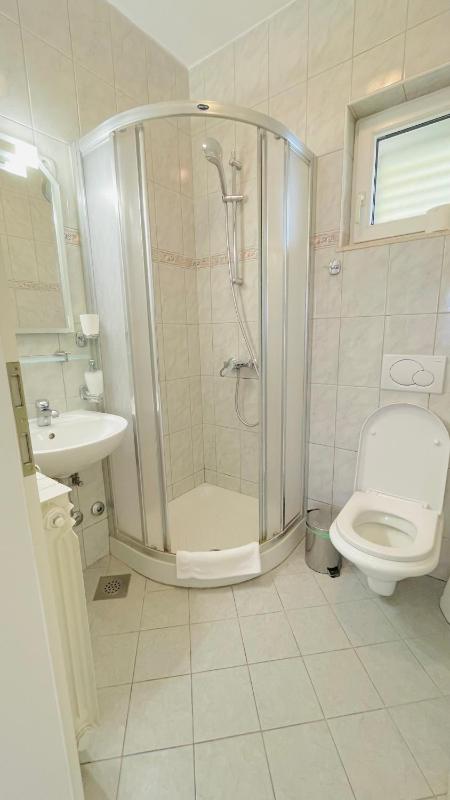 One-Bedroom Apartment - Ground Floor image 3