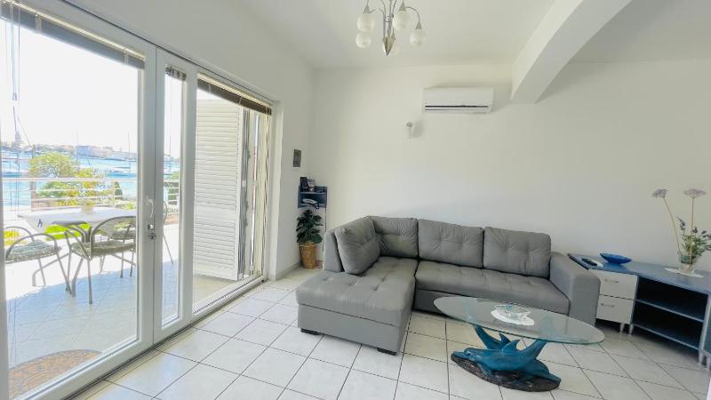 One-Bedroom Apartment with Balcony and Sea View image 3
