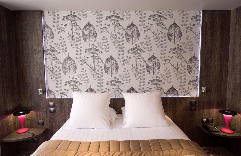 Executive Family Room with Double Bed image 4