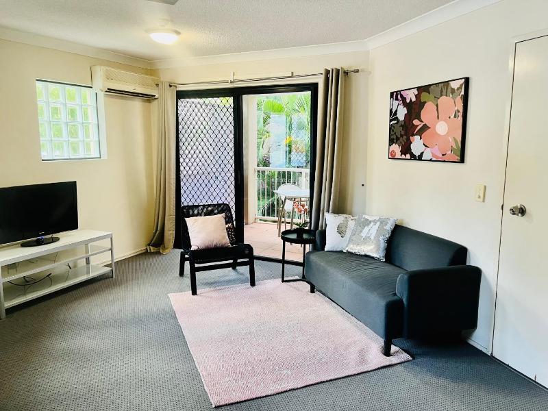 Spring Hill Gardens Apartments - image 5