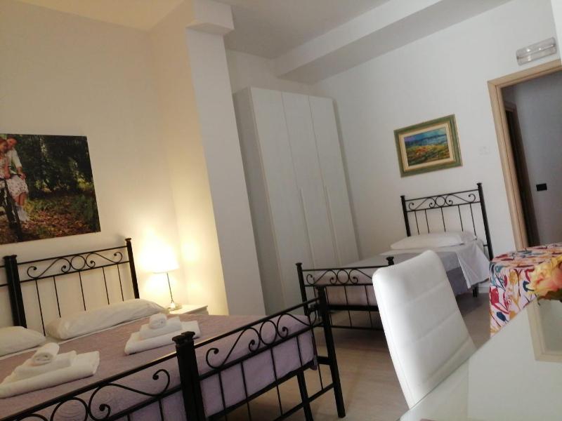 Deluxe Family Suite image 2