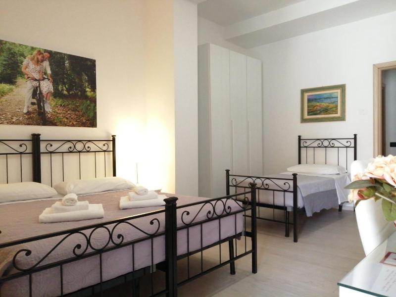 Deluxe Family Suite image 4