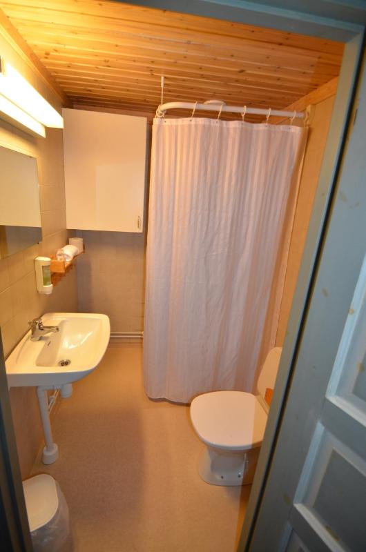 Twin Room image 4