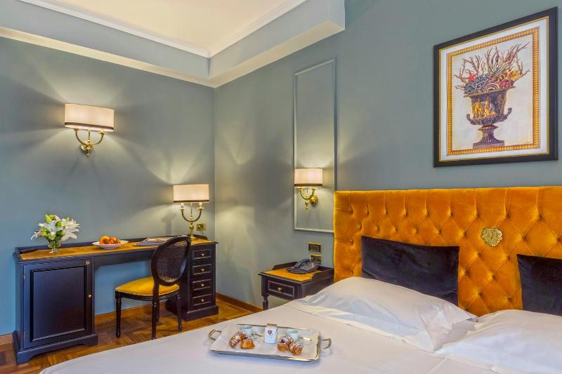 Classic Double or Twin Room image 4