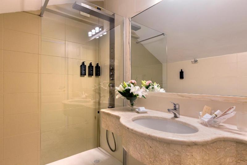 Superior Double or Twin Room image 1