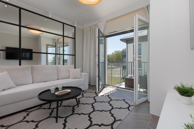 Bay View Apartments Wybrzeże Dziwnów by Renters Prestige - image 27