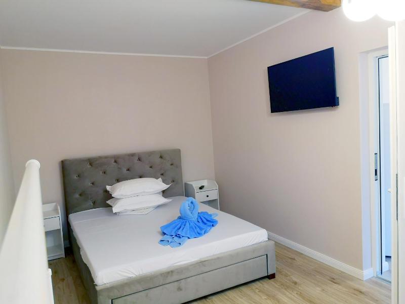 Superior Double Room image 3