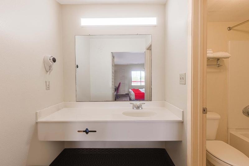 King Room - Disability Access image 2
