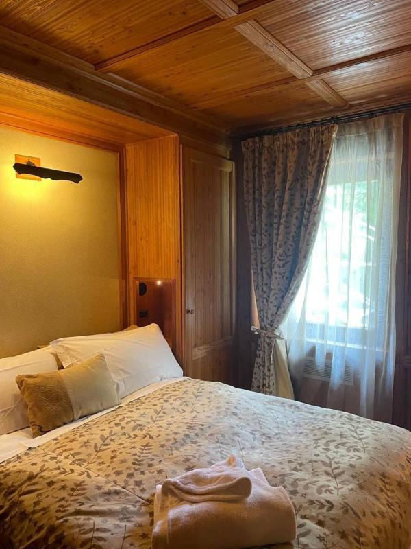 Superior Double Room with Spa Access image 1