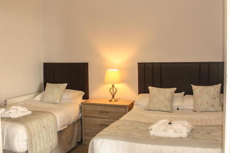 Double or Twin Room image 3