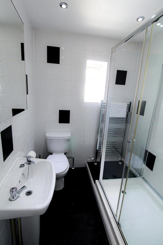 Triple Room (3 Adults or 2 Adults + 1 Child) image 3