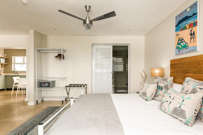 Apartment with Sea View image 3
