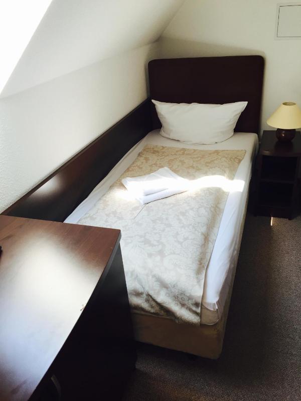 Upper Room Hotel Kurfürstendamm - image 9