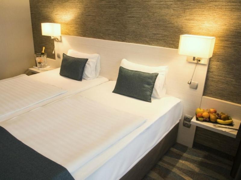 Superior room with disability access image 1
