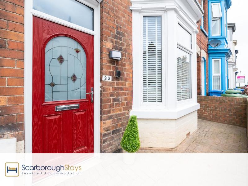Scarborough Stays - Trafalgar Lodge - 4 bedroomed house - Free Parking - image 11