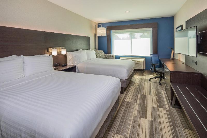 Standard Double Room with Two Double Beds image 2