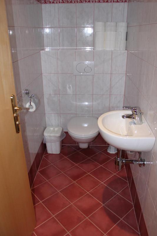 Two-Bedroom Apartment (2-7 Adults)  image 2