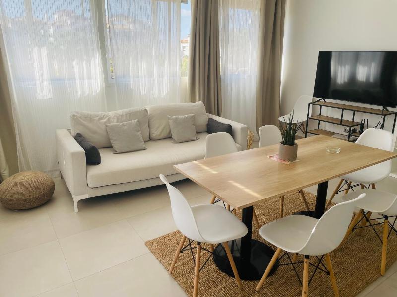 Villamartin Hotel GHB - image 17