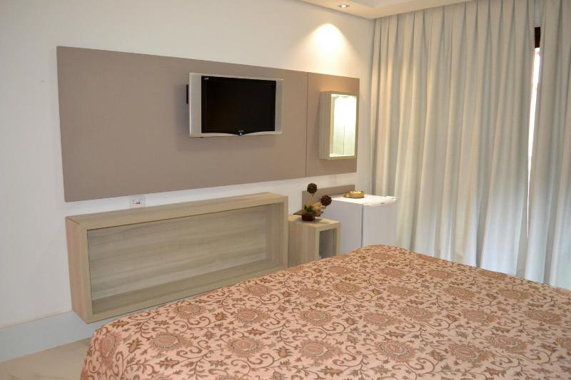 Deluxe Double or Twin Room image 3