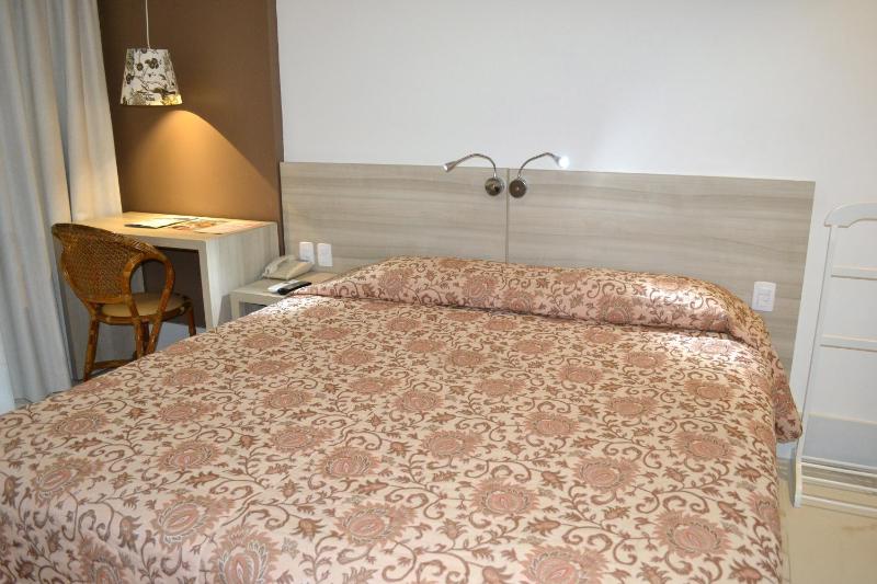 Deluxe Double or Twin Room image 2