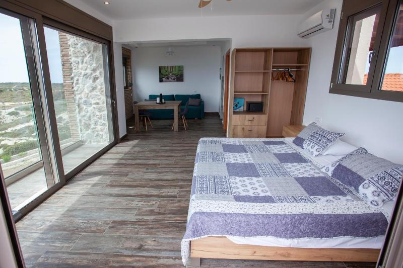 Superior Triple Room with Sea View image 2