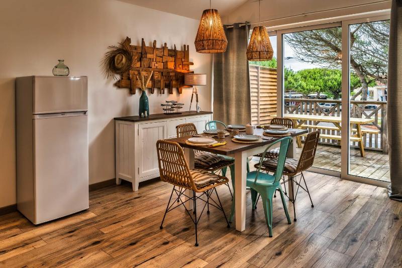 MAMITA 2 beautiful spacious and bright apartment T4 74m 18m of terrace - image 1