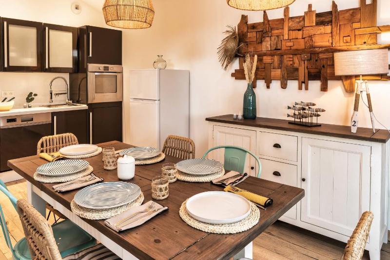 MAMITA 2 beautiful spacious and bright apartment T4 74m 18m of terrace - image 21