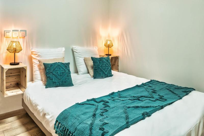 MAMITA 2 beautiful spacious and bright apartment T4 74m 18m of terrace - image 22