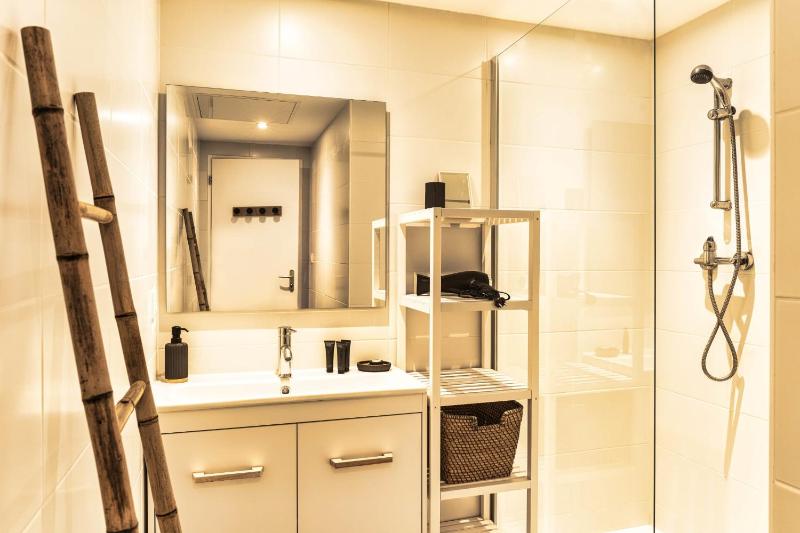MAMITA 2 beautiful spacious and bright apartment T4 74m 18m of terrace - image 6