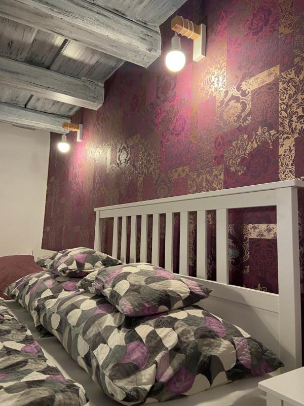 One-Bedroom Apartment image 1