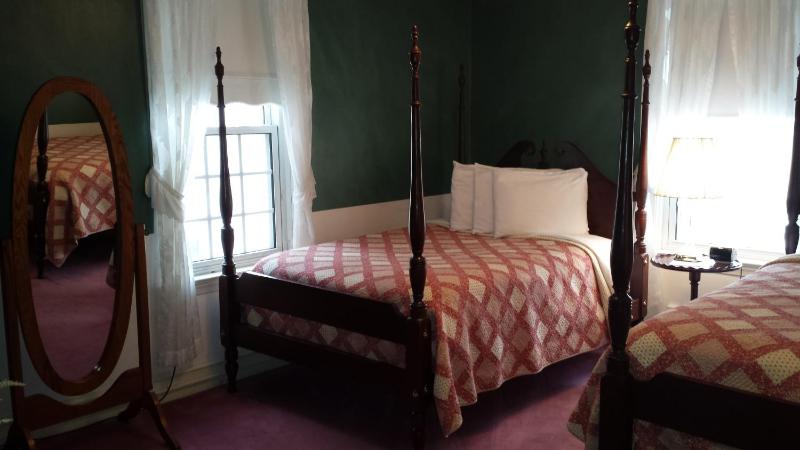 Double Room with Two Double Beds image 2