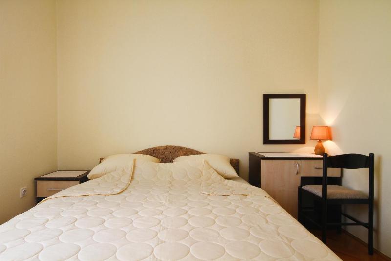 One-Bedroom Apartment image 1