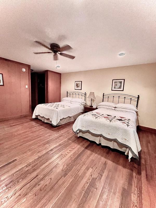 Deluxe Double Room image 3
