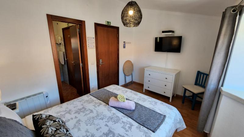 Double Room image 4