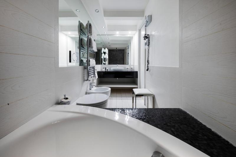 LHP Suite Roma Piazza del Popolo - image 9