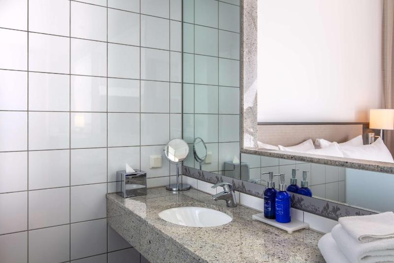 Standard Room with City View and Balcony image 2