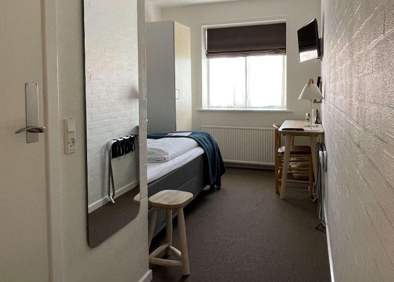 Standard Single Room - Non-Smoking image 3