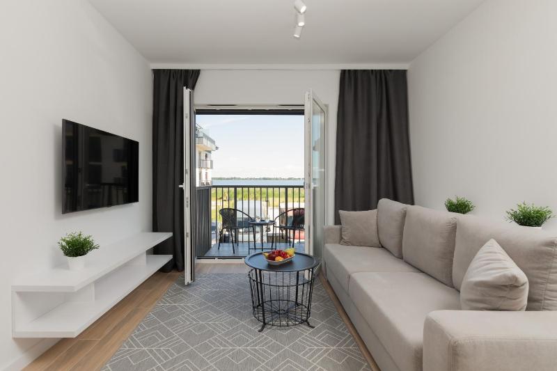 Bay View Apartments Wybrzeże Dziwnów by Renters Prestige - image 1