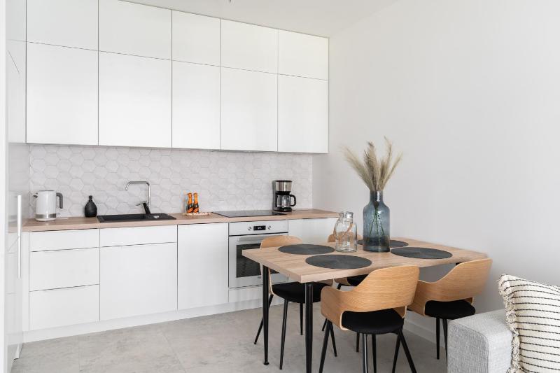 Plac Unii Gdynia Central by Lion Apartments - image 17