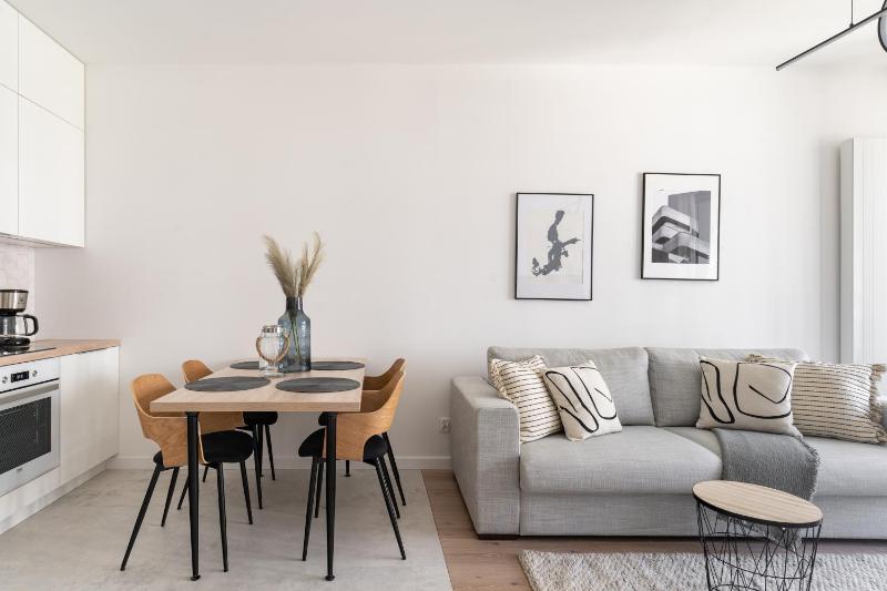 Plac Unii Gdynia Central by Lion Apartments - image 33