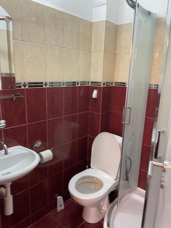 Studio with Air Conditioning (4 Adults)  image 3